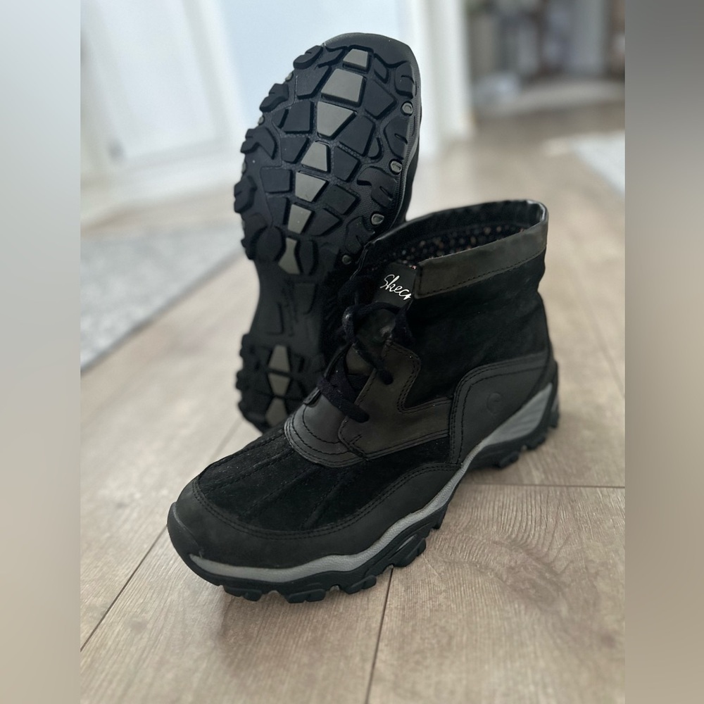 Skechers Women’s Leather Memory Foam Winter Boots sz 11
Excellent condition - Picture 3 of 16